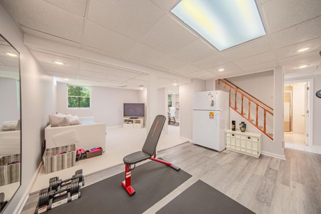 3085 N Foxridge Court, Ann Arbor, MI 48105