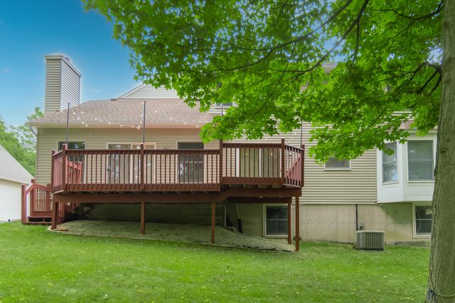 3085 N Foxridge Court, Ann Arbor, MI 48105