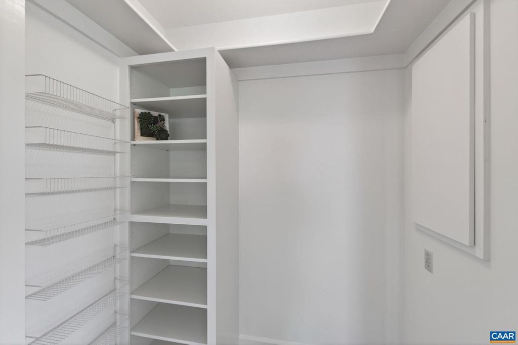 Image 16 of property listing at 1242 GAZEBO CT, Charlottesville, VA 22901