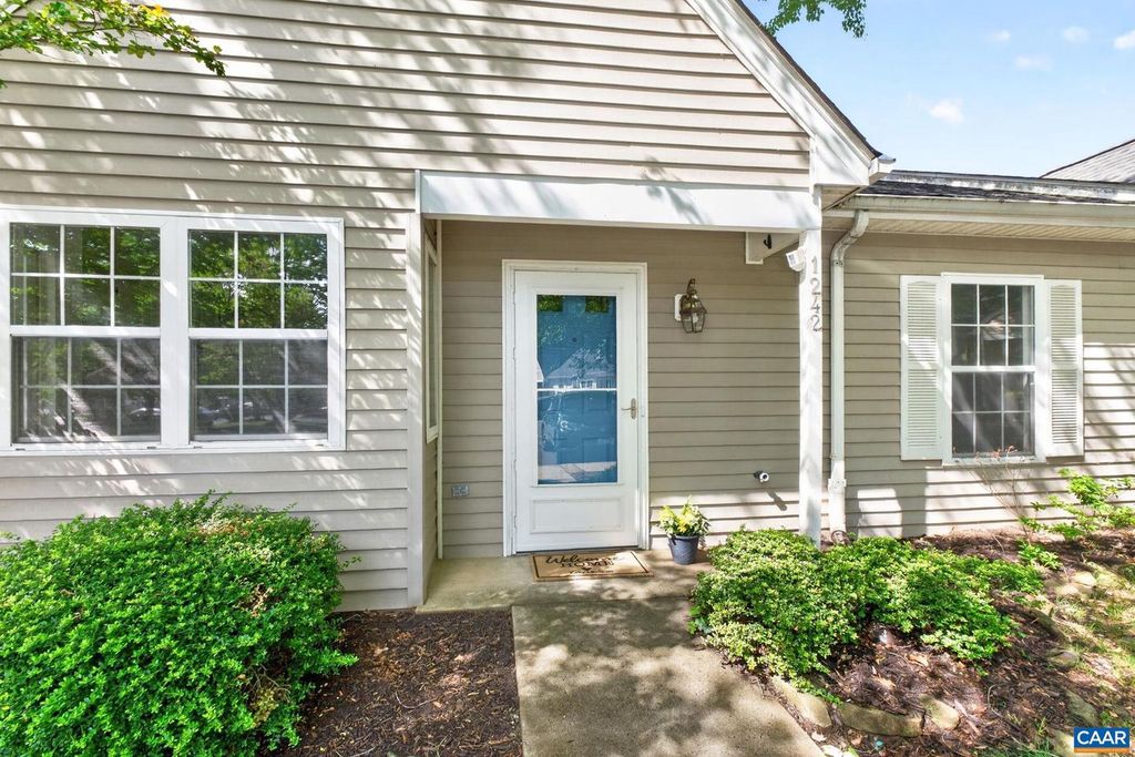 Image 2 of property listing at 1242 GAZEBO CT, Charlottesville, VA 22901