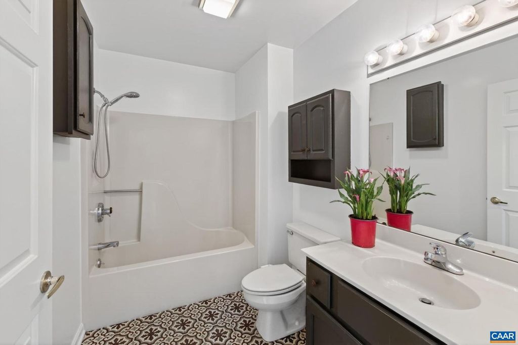 Image 20 of property listing at 1242 GAZEBO CT, Charlottesville, VA 22901