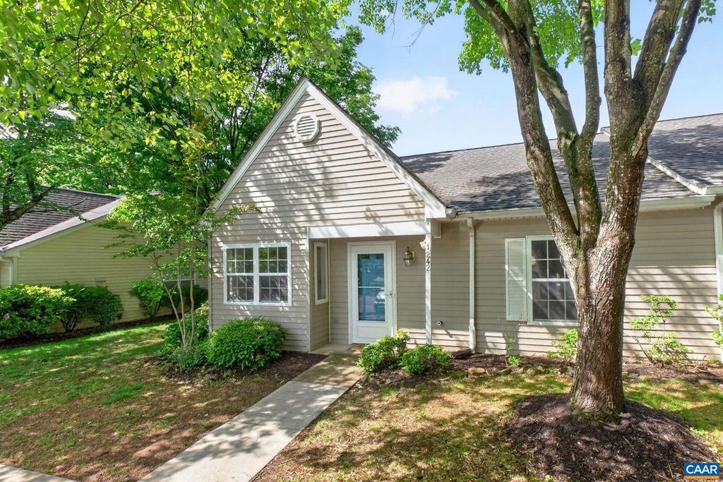 Image 27 of property listing at 1242 GAZEBO CT, Charlottesville, VA 22901