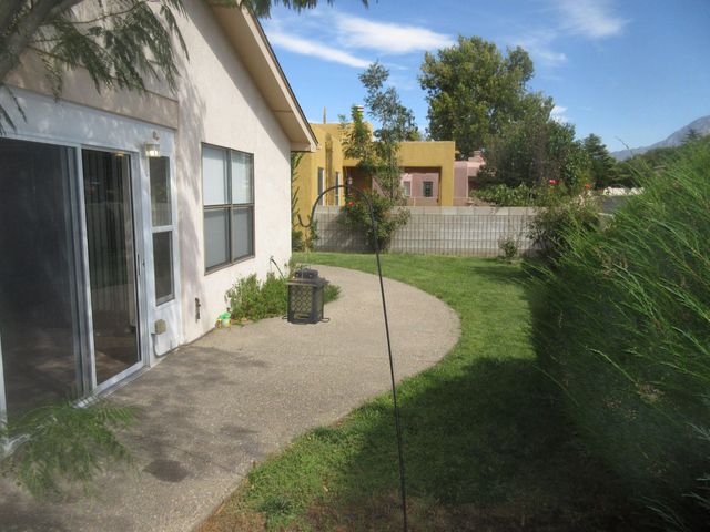 6904 La Costa Drive NE, Albuquerque, NM 87111
