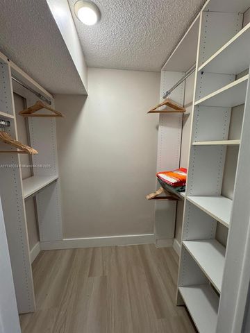 9200 N Hollybrook Lake Dr 208, Pembroke Pines, FL 33025