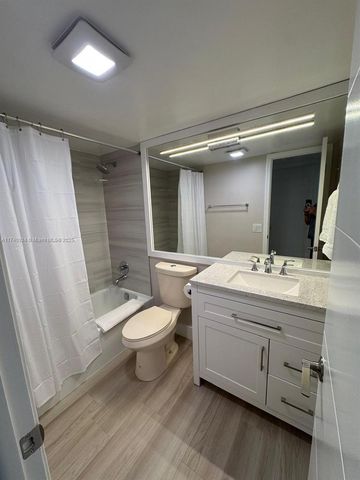 9200 N Hollybrook Lake Dr 208, Pembroke Pines, FL 33025