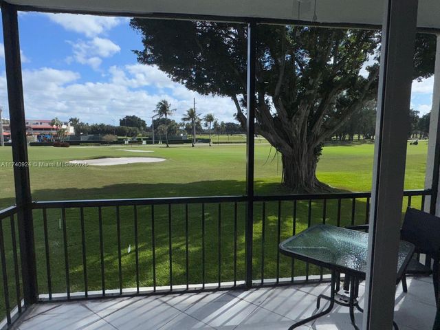 9200 N Hollybrook Lake Dr 208, Pembroke Pines, FL 33025