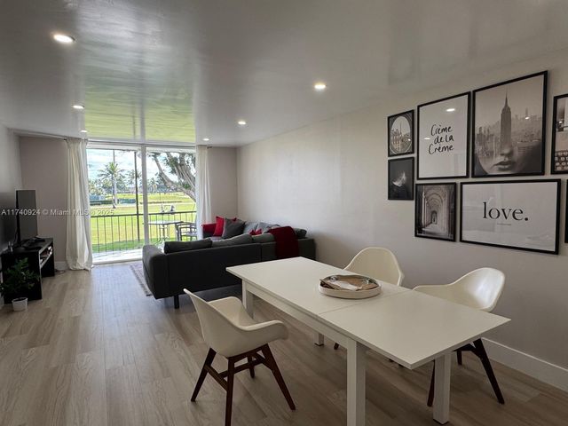 9200 N Hollybrook Lake Dr 208, Pembroke Pines, FL 33025