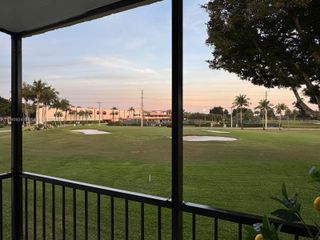 9200 N Hollybrook Lake Dr 208, Pembroke Pines, FL 33025