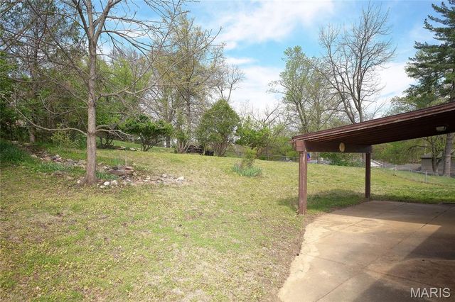 4961 Brookton Way, St Louis, MO 63128