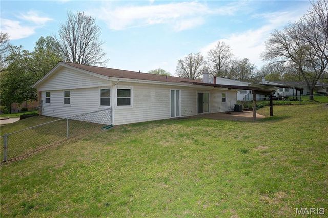 4961 Brookton Way, St Louis, MO 63128