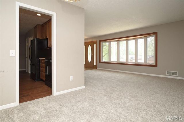 4961 Brookton Way, St Louis, MO 63128