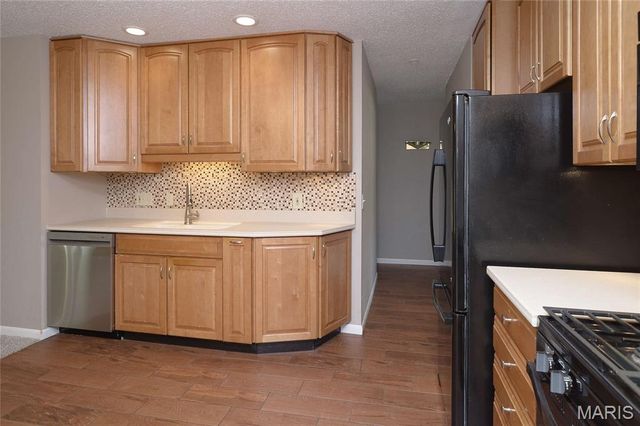 4961 Brookton Way, St Louis, MO 63128