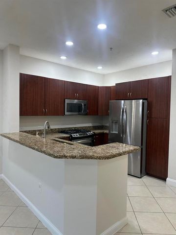 3020 NW 125th Avenue 315, Sunrise, FL 33323