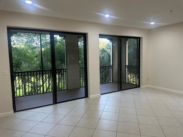 3020 NW 125th Avenue 315, Sunrise, FL 33323