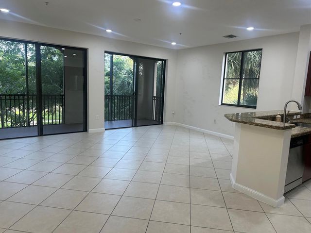 3020 NW 125th Avenue 315, Sunrise, FL 33323