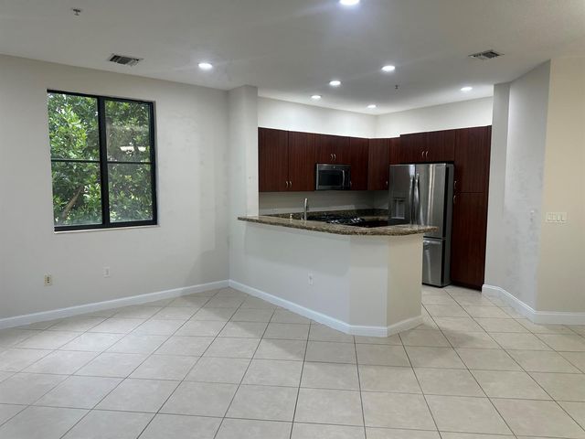 3020 NW 125th Avenue 315, Sunrise, FL 33323