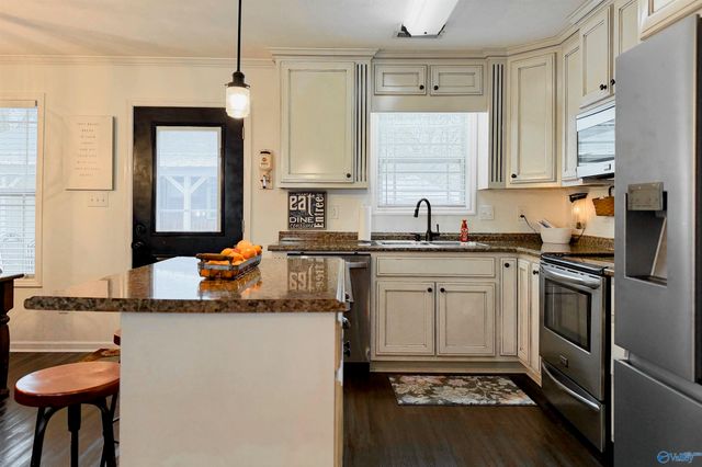 711 Short Street SE, Hartselle, AL 35640