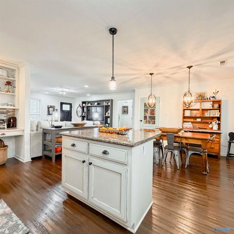 711 Short Street SE, Hartselle, AL 35640