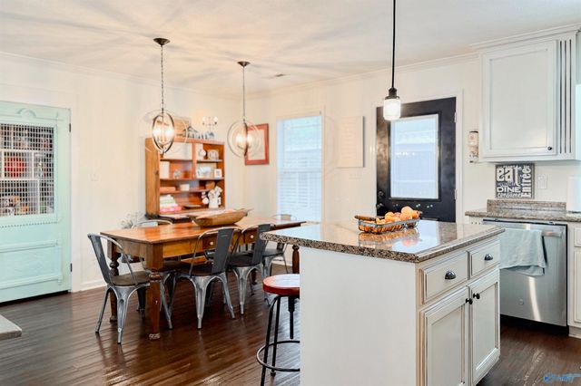 711 Short Street SE, Hartselle, AL 35640