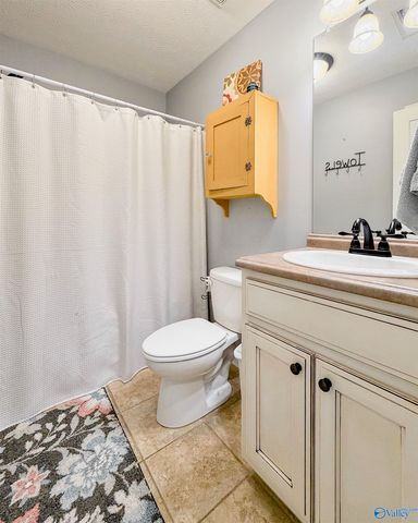 711 Short Street SE, Hartselle, AL 35640