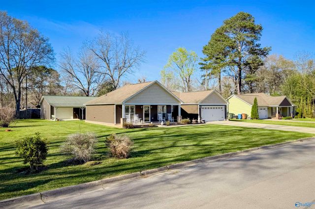 711 Short Street SE, Hartselle, AL 35640