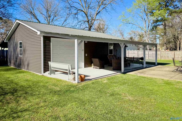 711 Short Street SE, Hartselle, AL 35640