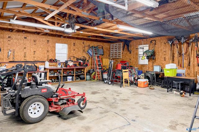 711 Short Street SE, Hartselle, AL 35640