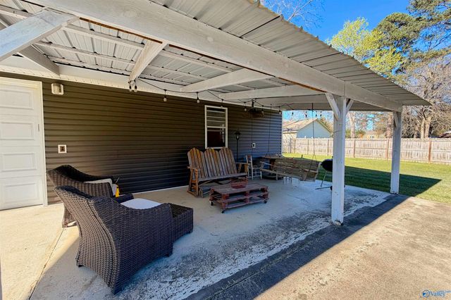 711 Short Street SE, Hartselle, AL 35640