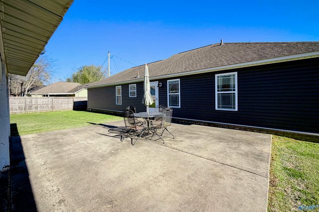 711 Short Street SE, Hartselle, AL 35640