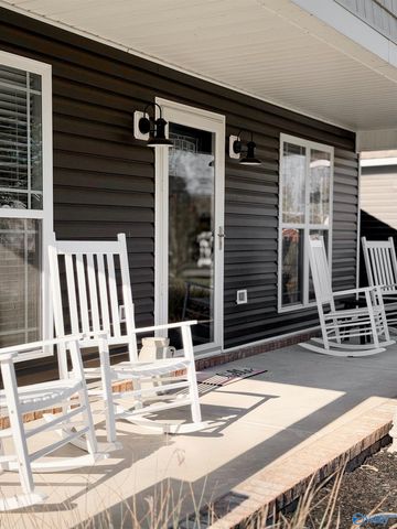 711 Short Street SE, Hartselle, AL 35640