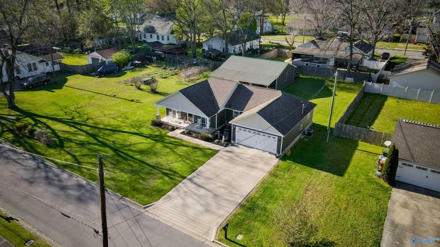 711 Short Street SE, Hartselle, AL 35640