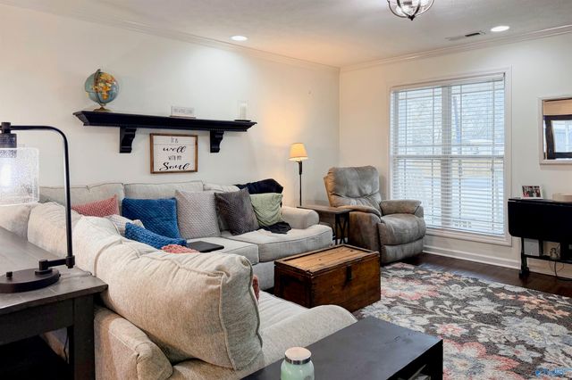 711 Short Street SE, Hartselle, AL 35640