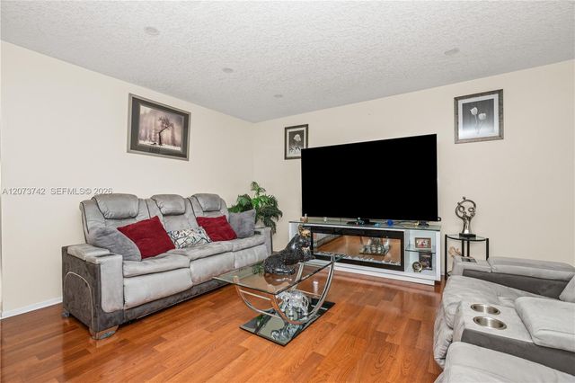 5300 Washington Street E209, Hollywood, FL 33021