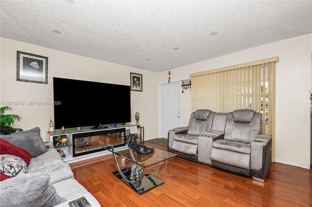 5300 Washington Street E209, Hollywood, FL 33021