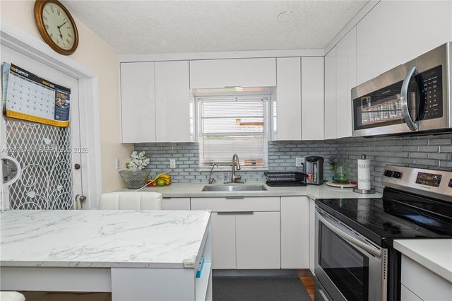 5300 Washington Street E209, Hollywood, FL 33021