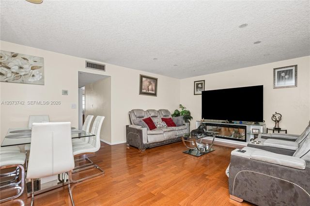 5300 Washington Street E209, Hollywood, FL 33021