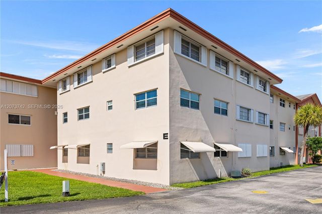 5300 Washington Street E209, Hollywood, FL 33021