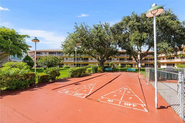 5300 Washington Street E209, Hollywood, FL 33021