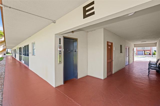 5300 Washington Street E209, Hollywood, FL 33021