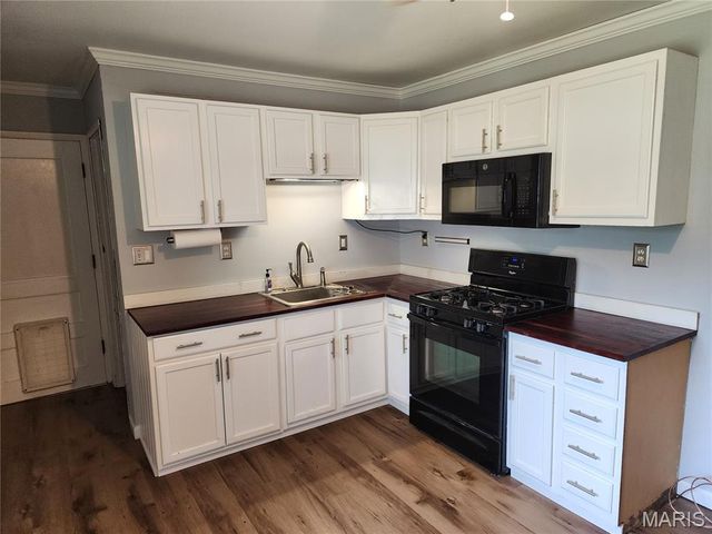 3075 Abbey Street, St Charles, MO 63301