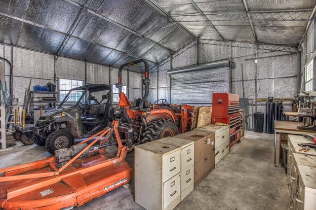 5280 Whitaker Way, Anderson, TX 77830