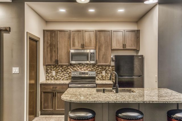 5280 Whitaker Way, Anderson, TX 77830