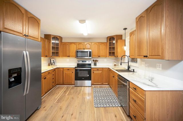 522 WHITE OAK RD, Fredericksburg, VA 22405