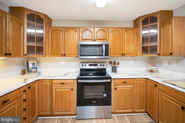 522 WHITE OAK RD, Fredericksburg, VA 22405