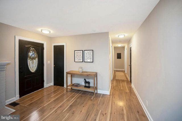 522 WHITE OAK RD, Fredericksburg, VA 22405