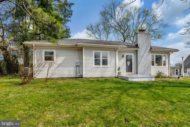 522 WHITE OAK RD, Fredericksburg, VA 22405