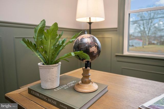 522 WHITE OAK RD, Fredericksburg, VA 22405