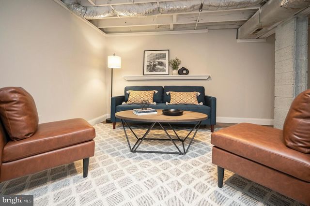 522 WHITE OAK RD, Fredericksburg, VA 22405