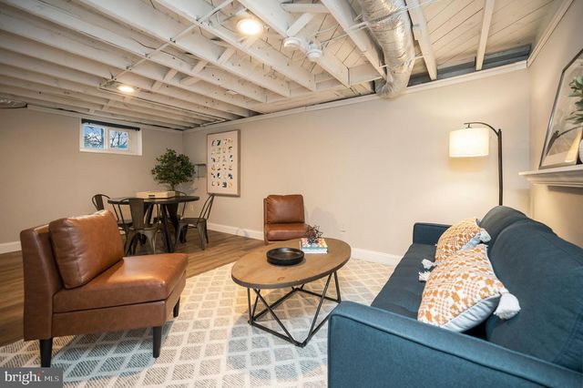 522 WHITE OAK RD, Fredericksburg, VA 22405