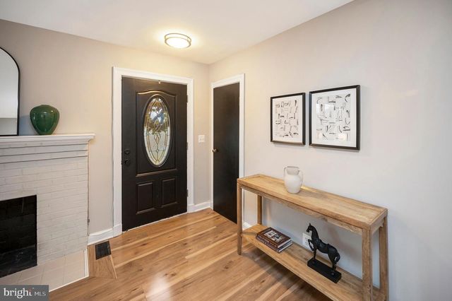 522 WHITE OAK RD, Fredericksburg, VA 22405